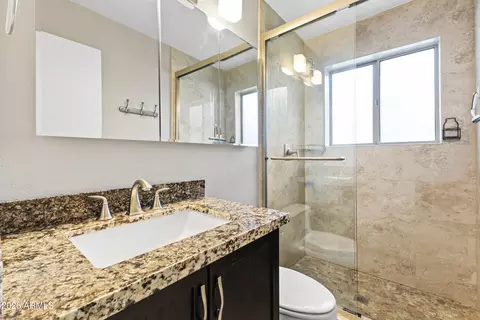 Bath - 4371 E Villa Maria Dr, Phoenix, AZ 85032 photo 1 of 2