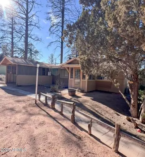 3326 Rim Lakes Dr, Overgaard, AZ 85933