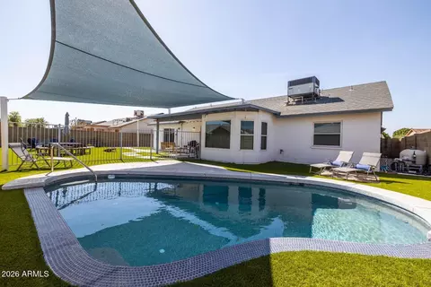 8821 W Keim Dr, Glendale, AZ 85305