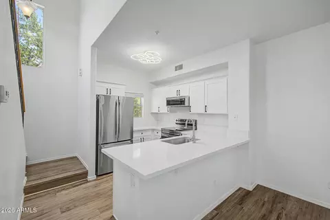 Kitchen - 166 W Laurel Ct, Gilbert, AZ 85233 photo 2 of 4