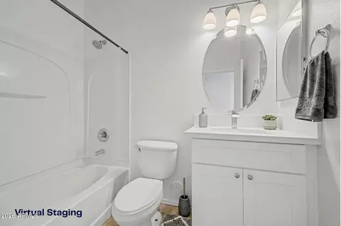 Bath - 166 W Laurel Ct, Gilbert, AZ 85233 photo 3 of 4