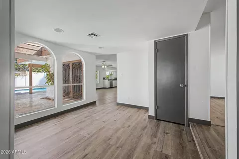Entry Way - 4050 E Alan Ln, Phoenix, AZ 85028 photo 1 of 2