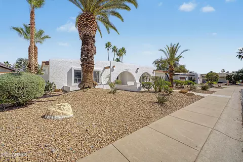 Exterior - 4050 E Alan Ln, Phoenix, AZ 85028 photo 2 of 10
