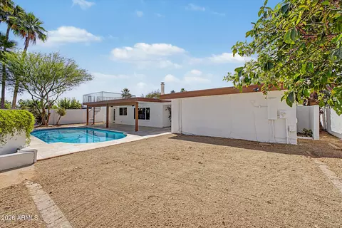 Exterior - 4050 E Alan Ln, Phoenix, AZ 85028 photo 7 of 10