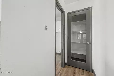 Entry Way - 4050 E Alan Ln, Phoenix, AZ 85028 photo 2 of 2