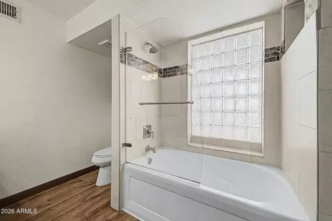 Bath - 4050 E Alan Ln, Phoenix, AZ 85028 photo 2 of 4
