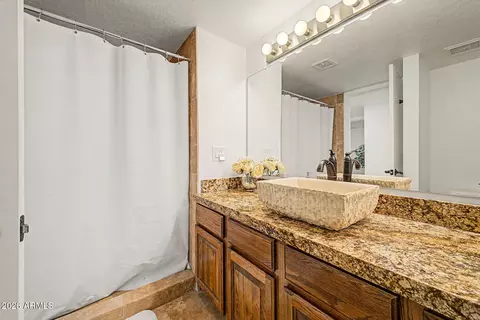 Bath - 2334 E Gelding Dr, Phoenix, AZ 85022 photo 4 of 4