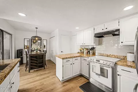 Kitchen - 2334 E Gelding Dr, Phoenix, AZ 85022 photo 2 of 4