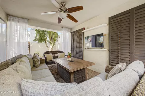 Exterior - 2334 E Gelding Dr, Phoenix, AZ 85022 photo 4 of 11