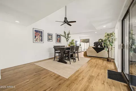Dining - 2334 E Gelding Dr, Phoenix, AZ 85022 photo 2 of 5