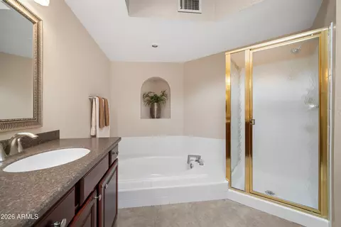 Bath - 6712 E Saddleback Cir, Mesa, AZ 85215 photo 2 of 4