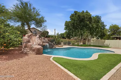 Exterior - 2204 S Quartz Ct, Gilbert, AZ 85295 photo 8 of 9