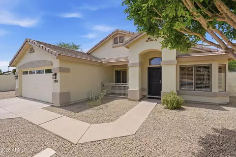 2204 S Quartz Ct, Gilbert, AZ 85295