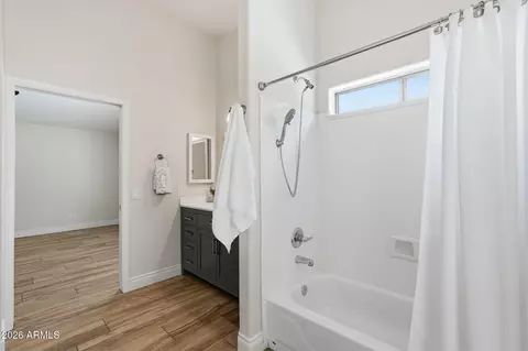 Bath - 2204 S Quartz Ct, Gilbert, AZ 85295 photo 3 of 3