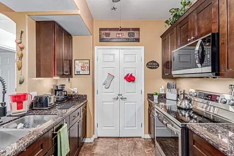 Kitchen - 10136 E Southern Ave #2102, Mesa, AZ 85209 photo 2 of 5