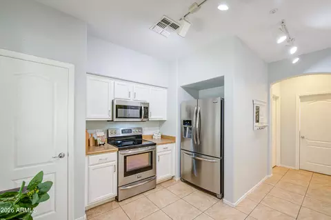 Entry Way - 6351 S Blake St, Gilbert, AZ 85298 photo 1 of 2