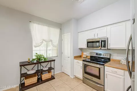 Kitchen - 6351 S Blake St, Gilbert, AZ 85298 photo 4 of 6