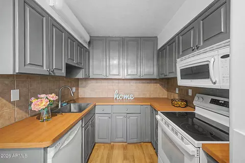 3314 N 68th St #221, Scottsdale, AZ 85251