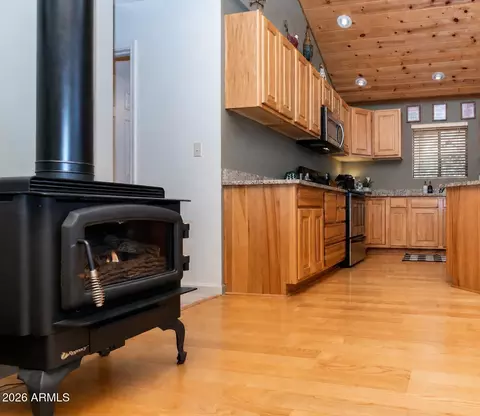 Kitchen - 131 E Jackshoe Trl, Payson, AZ 85541 photo 3 of 3