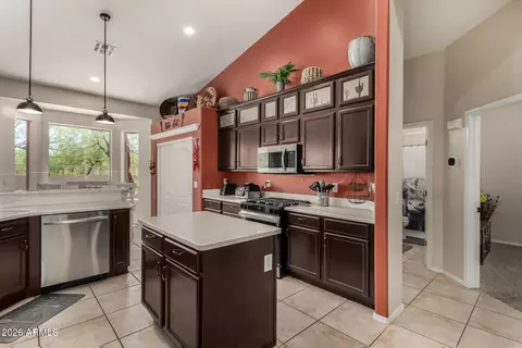 Kitchen - 7762 E Russell Cir, Mesa, AZ 85207 photo 4 of 5