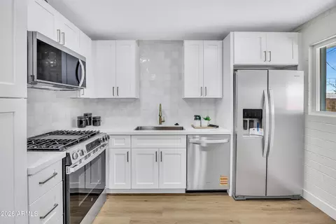 Kitchen - 3016 N 35th Dr, Phoenix, AZ 85019 photo 1 of 3
