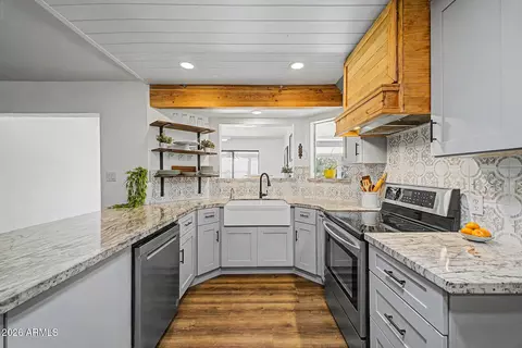 Kitchen - 5433 E Drummer Ave, Mesa, AZ 85206 photo 2 of 4