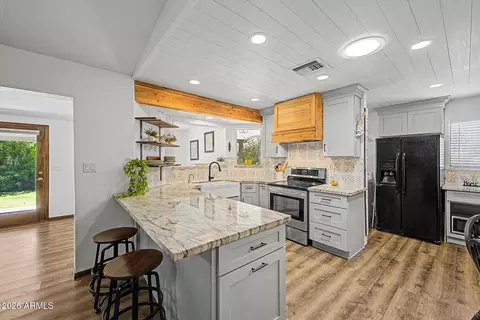 Kitchen - 5433 E Drummer Ave, Mesa, AZ 85206 photo 3 of 4