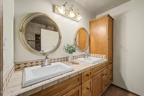 Bath - 5433 E Drummer Ave, Mesa, AZ 85206 photo 1 of 3