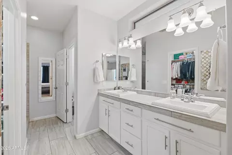 Bath - 3925 E Narrowleaf Dr, Gilbert, AZ 85298 photo 1 of 5