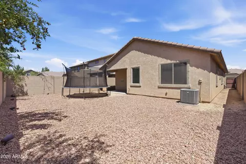 Exterior - 3925 E Narrowleaf Dr, Gilbert, AZ 85298 photo 5 of 8