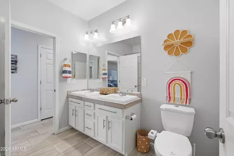 Bath - 3925 E Narrowleaf Dr, Gilbert, AZ 85298 photo 5 of 5