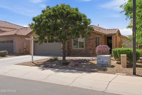 Exterior - 3925 E Narrowleaf Dr, Gilbert, AZ 85298 photo 2 of 8