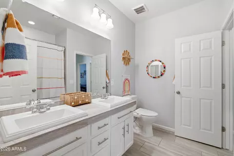 Bath - 3925 E Narrowleaf Dr, Gilbert, AZ 85298 photo 4 of 5