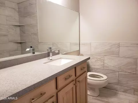 Bath - 1026 E Bendix Dr, Tempe, AZ 85283 photo 3 of 7