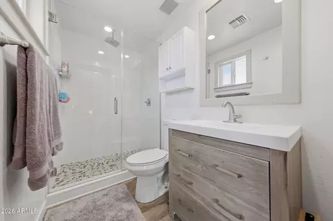 Bath - 3520 E Thunderbird Rd, Phoenix, AZ 85032 photo 2 of 2