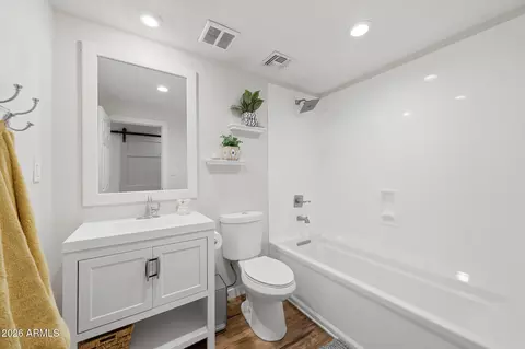 Bath - 3520 E Thunderbird Rd, Phoenix, AZ 85032 photo 1 of 2