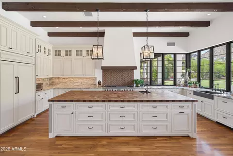 Kitchen - 5434 E Camelhill Rd, Phoenix, AZ 85018 photo 1 of 3