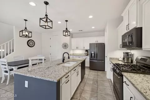Kitchen - 1015 S Annie Ln, Gilbert, AZ 85296 photo 2 of 4