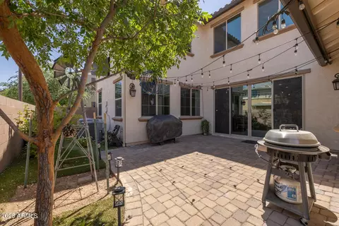 Exterior - 1015 S Annie Ln, Gilbert, AZ 85296 photo 4 of 18