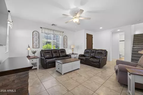Living - 1015 S Annie Ln, Gilbert, AZ 85296 photo 2 of 4
