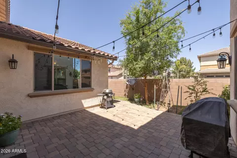 Exterior - 1015 S Annie Ln, Gilbert, AZ 85296 photo 7 of 18