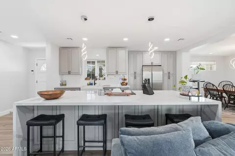 Kitchen - 5328 E Verde Ln, Phoenix, AZ 85018 photo 1 of 5