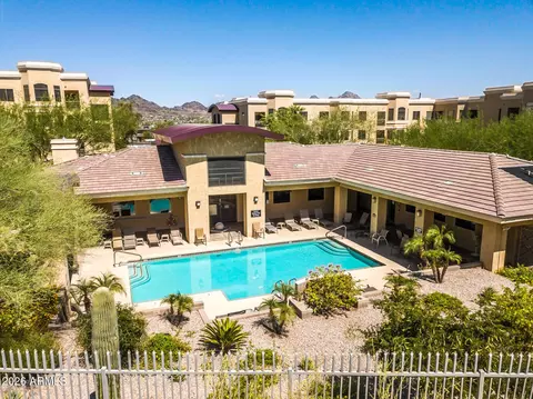 9820 N Central Ave #132, Phoenix, AZ 85020