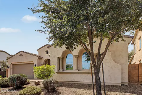 Exterior - 2937 E Longhorn Dr, Gilbert, AZ 85297 photo 2 of 9
