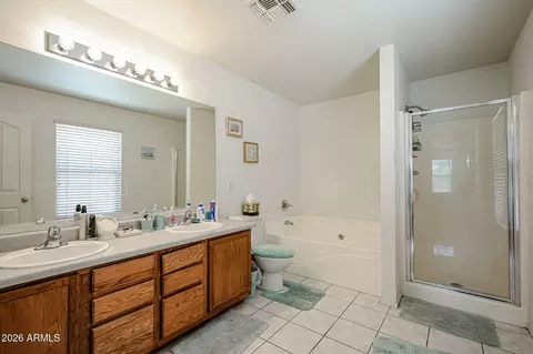 Bath - 8512 E Lindner Ave, Mesa, AZ 85209 photo 2 of 5