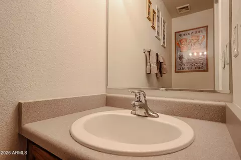 Bath - 8512 E Lindner Ave, Mesa, AZ 85209 photo 5 of 5