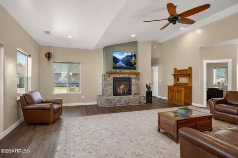 8951 Richfield Dr, Flagstaff, AZ 86004