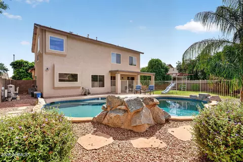 Exterior - 1002 E Betsy Ln, Gilbert, AZ 85296 photo 6 of 13