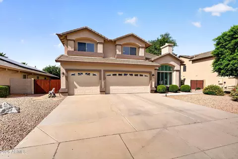 Exterior - 1002 E Betsy Ln, Gilbert, AZ 85296 photo 2 of 13