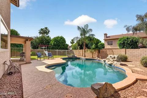 Exterior - 1002 E Betsy Ln, Gilbert, AZ 85296 photo 8 of 13